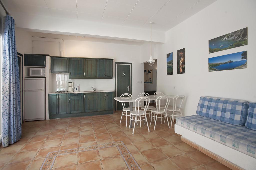 Apartaments El Berganti En Canyelles Petites Rosas Exteriör bild